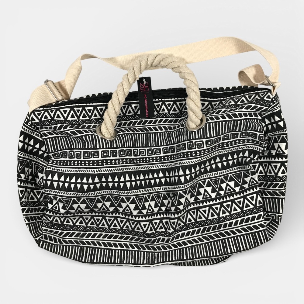 2019 No Boundaries Black And White Aztec Rope Handle Duffle Bag Zipper Close NWT